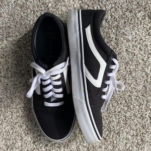 Black and White simple cute sneakers